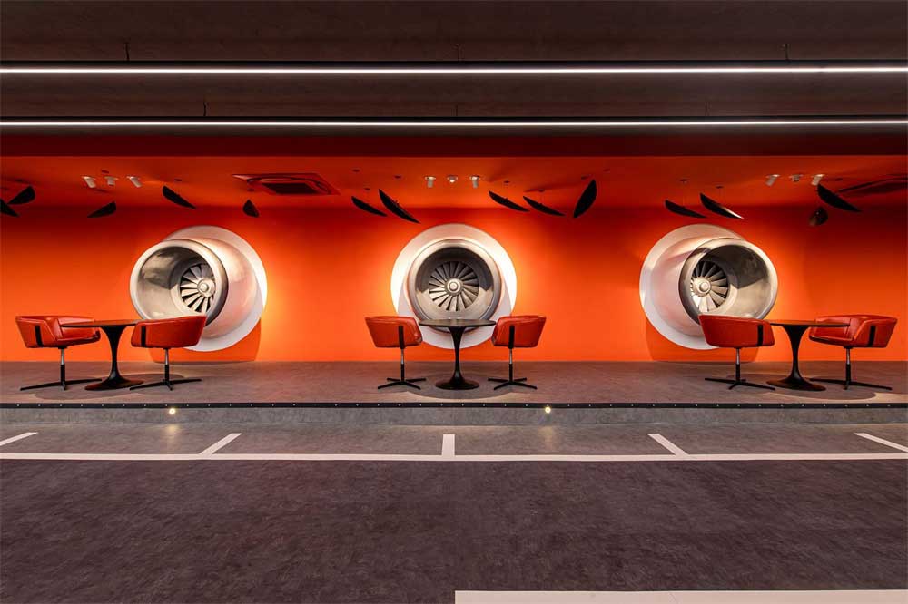 深圳南山區(qū)工業(yè)風格機場主題辦公室設(shè)計裝修-洽談區(qū)