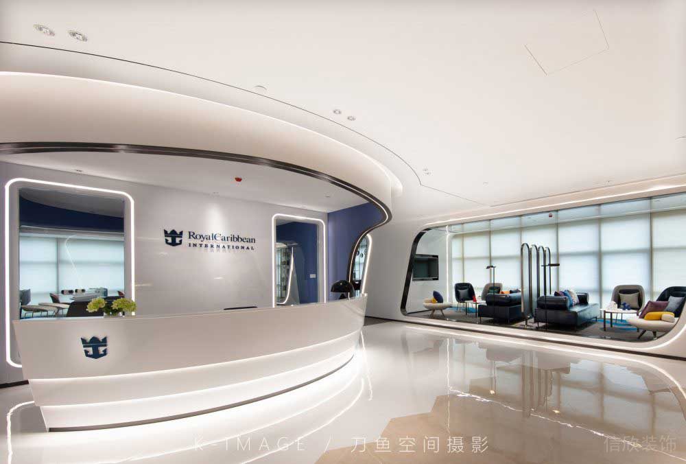 環(huán)形前臺區(qū)裝修燈飾設計效果圖大理石地板玻璃墻體隔斷效果辦公室