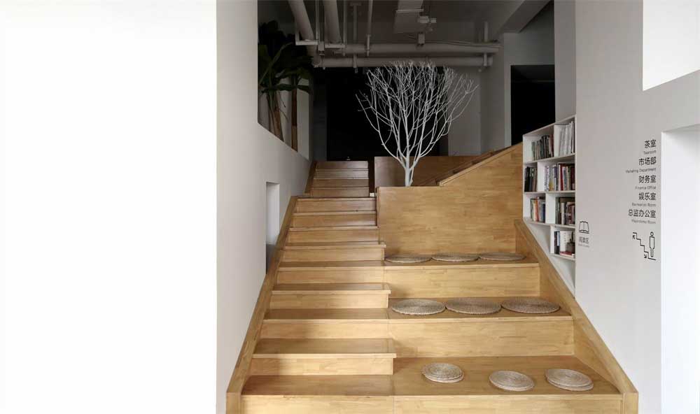 深圳龍華1000平新中式辦公室裝修樓梯 深圳龍華1000平新中式辦公室裝修樓梯
