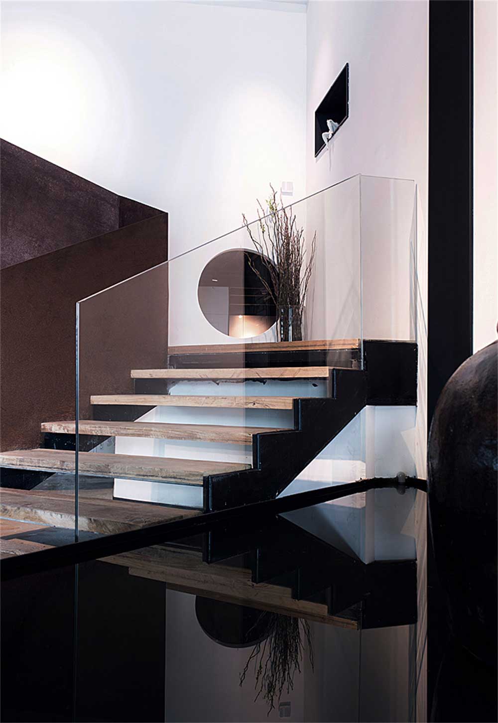 深圳市南山自然風(fēng)辦公室裝修設(shè)計樓梯 深圳市南山自然風(fēng)辦公室裝修設(shè)計樓梯