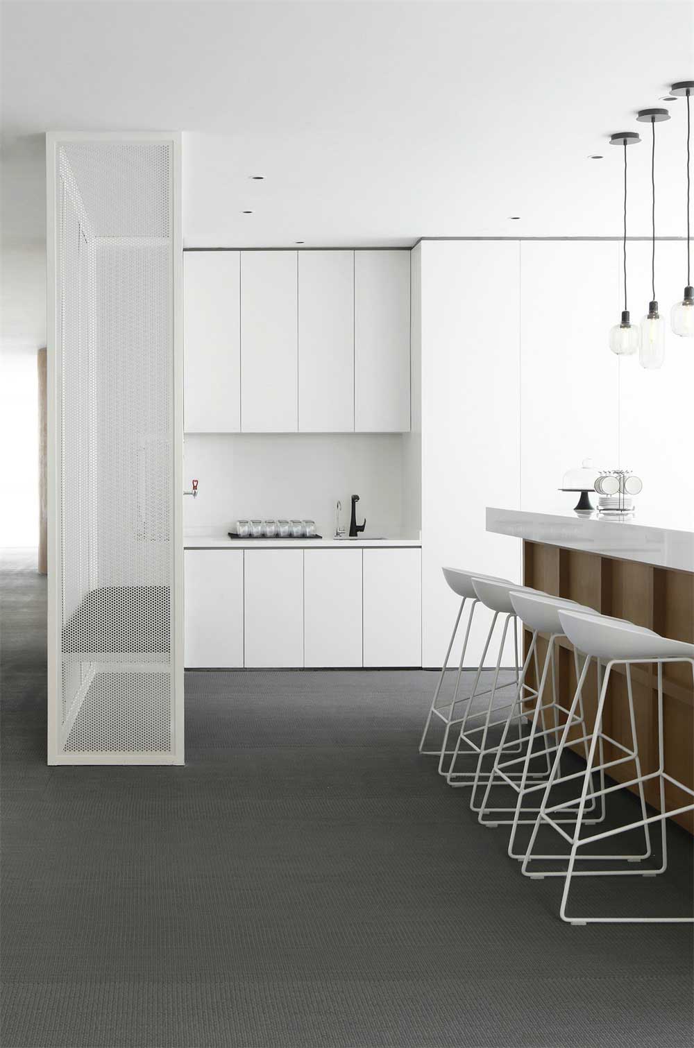 深圳市寶安1000平現(xiàn)代風格辦公室裝修設計吧臺 深圳市寶安1000平現(xiàn)代風格辦公室裝修設計吧臺