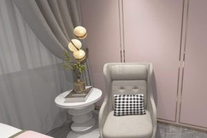 金屬扣條木墻面瓷磚地面布藝沙發(fā)設(shè)計(jì)