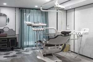 木質(zhì)地板金屬扣線條背景墻方形天花吊頂裝修設(shè)計(jì)