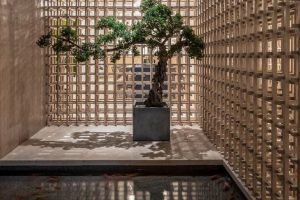 展示區(qū)木格柵隔斷大理石地面設(shè)計圖