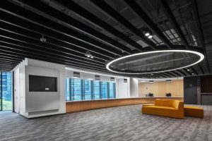 展廳中間休息洽談區(qū)環(huán)形的燈帶