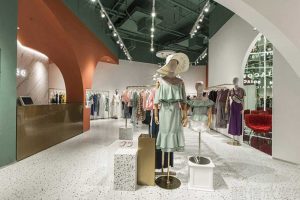 展示區(qū)瓷磚地面墻面漆天花吊頂裝修設計效果圖