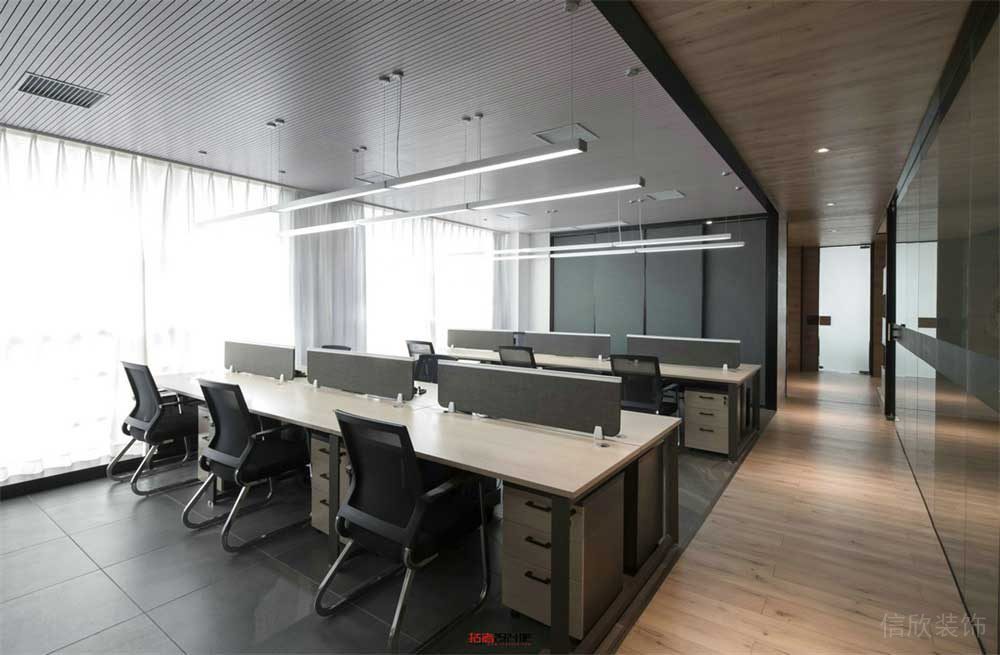 深圳南山智慧廣場新中式風格辦公室裝修設計案例辦公區效果圖