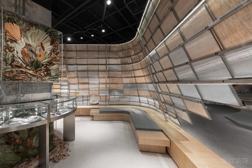 深圳市龍華區(qū)大浪原木風(fēng)生態(tài)智庫(kù)服裝店裝修休閑沙發(fā)