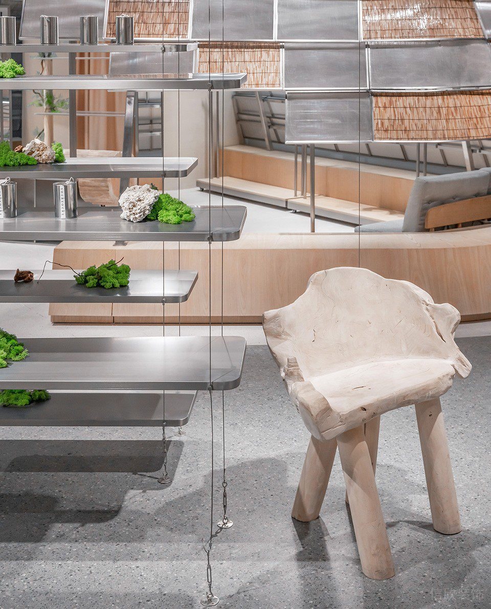 深圳市龍華區(qū)大浪原木風(fēng)生態(tài)智庫(kù)服裝店裝修休息區(qū)