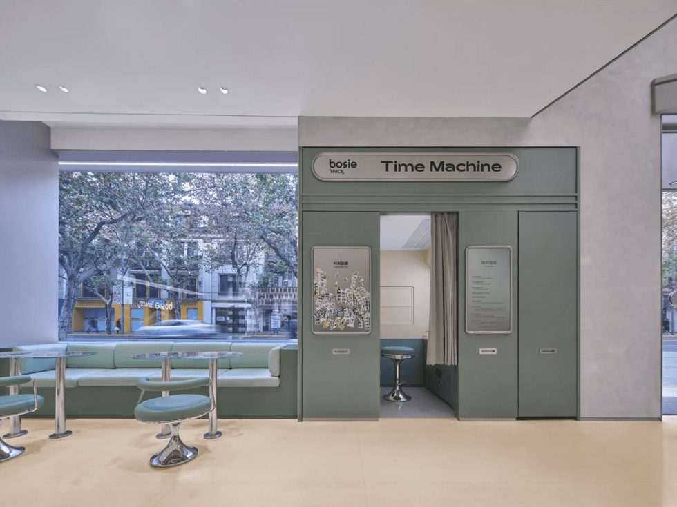 深圳市羅湖區(qū)布心現(xiàn)代風服裝店裝修試衣間