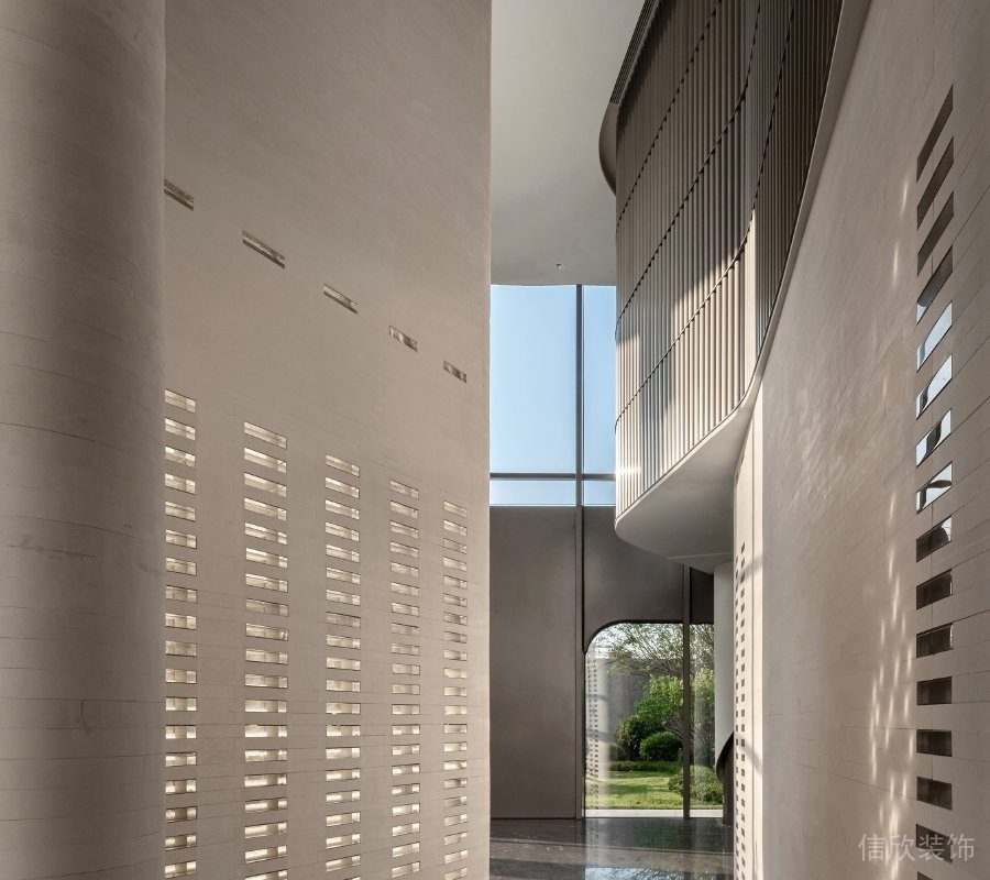 工業風辦公室鏤空墻體玻璃隔斷鏡面效果圖