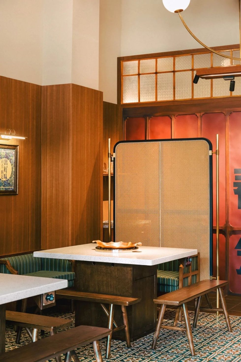 深圳羅湖招商中環(huán)日式風格火鍋店裝修案例藤編藝術屏風