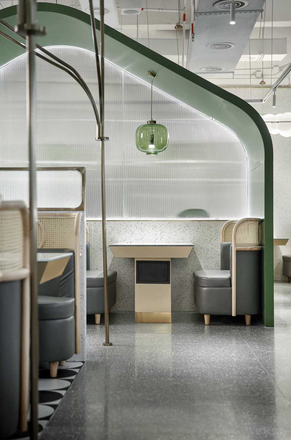 深圳南山海上世界現(xiàn)代風格火鍋餐廳裝修案例卡座 深圳南山海上世界現(xiàn)代風格火鍋餐廳裝修案例卡座