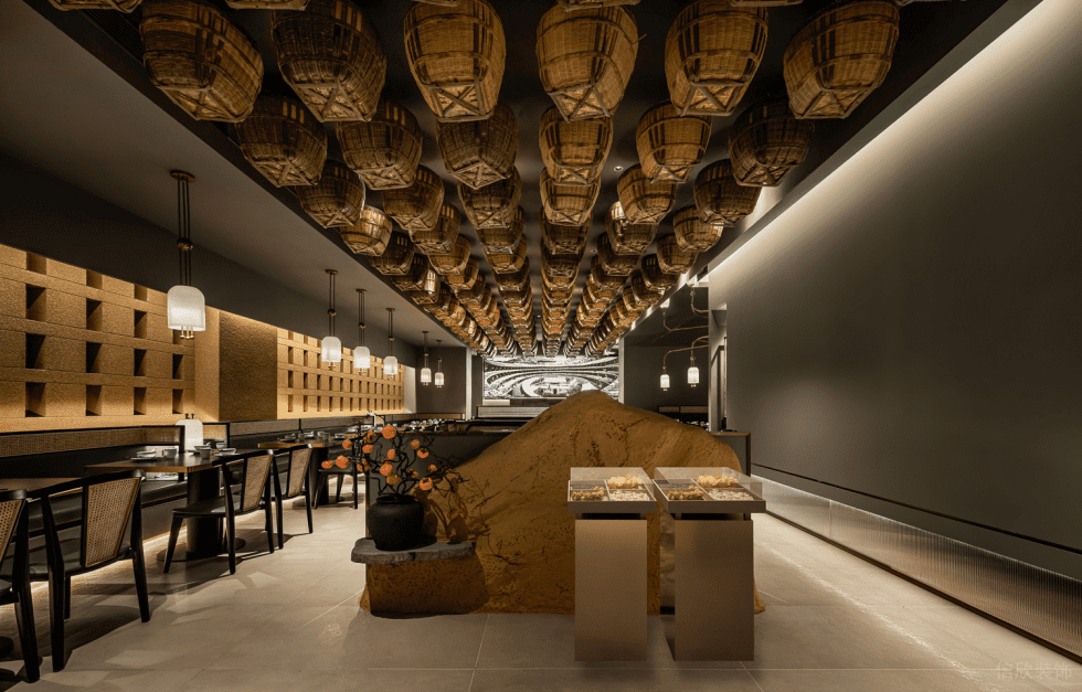 深圳龍崗海航城輕奢新中式客家菜餐廳裝修案例藝術(shù)陳設(shè) 深圳龍崗海航城輕奢新中式客家菜餐廳裝修案例藝術(shù)陳設(shè)