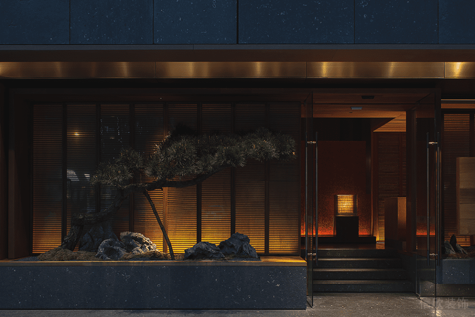 深圳南山華潤(rùn)前海大廈輕奢新中式粵菜餐廳裝修案例入口 深圳南山華潤(rùn)前海大廈輕奢新中式粵菜餐廳裝修案例入口