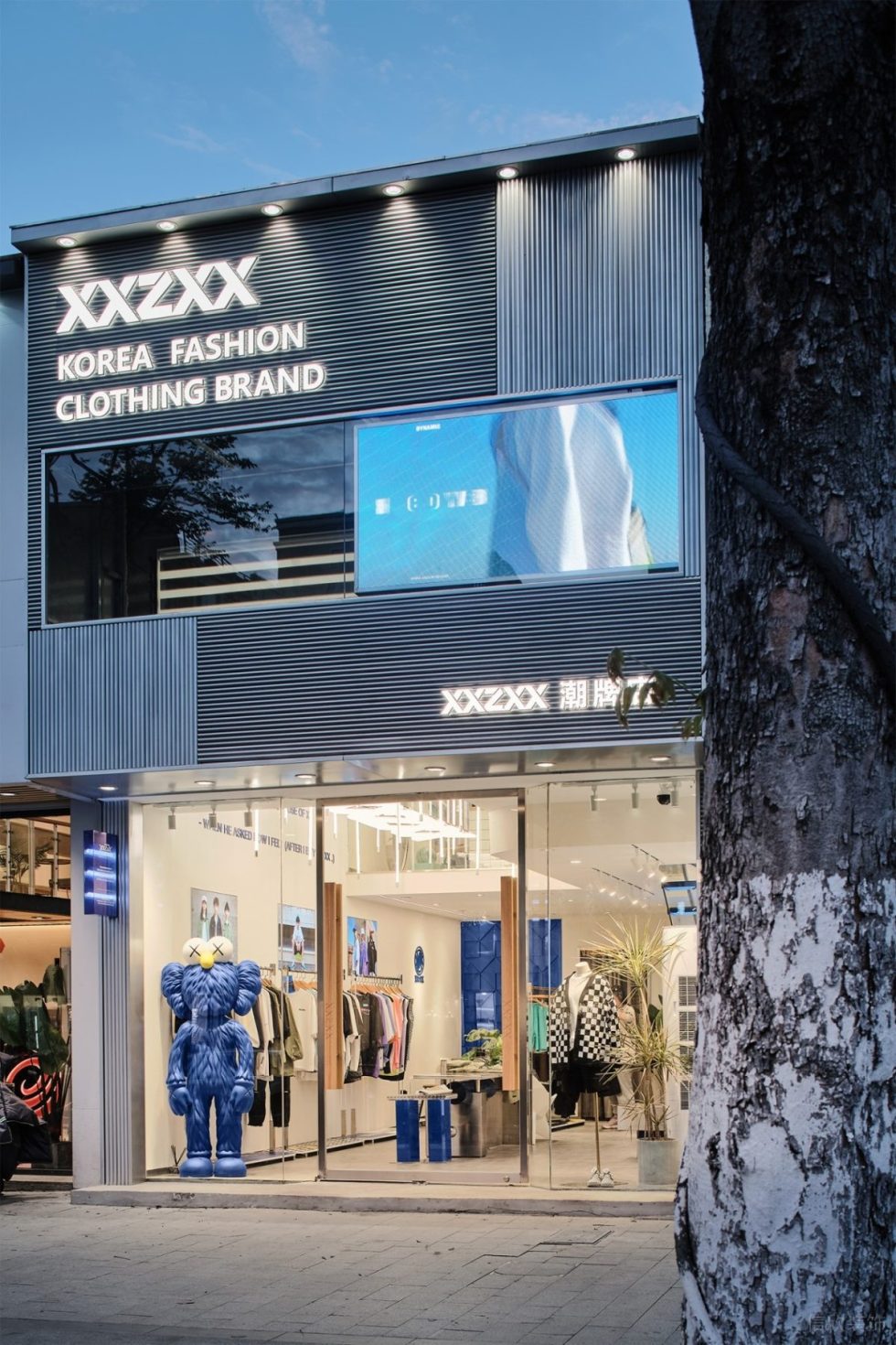 深圳市龍華區(qū)大浪潮牌店裝修玻璃門面外觀設(shè)計 深圳市龍華區(qū)大浪潮牌店裝修玻璃門面外觀設(shè)計