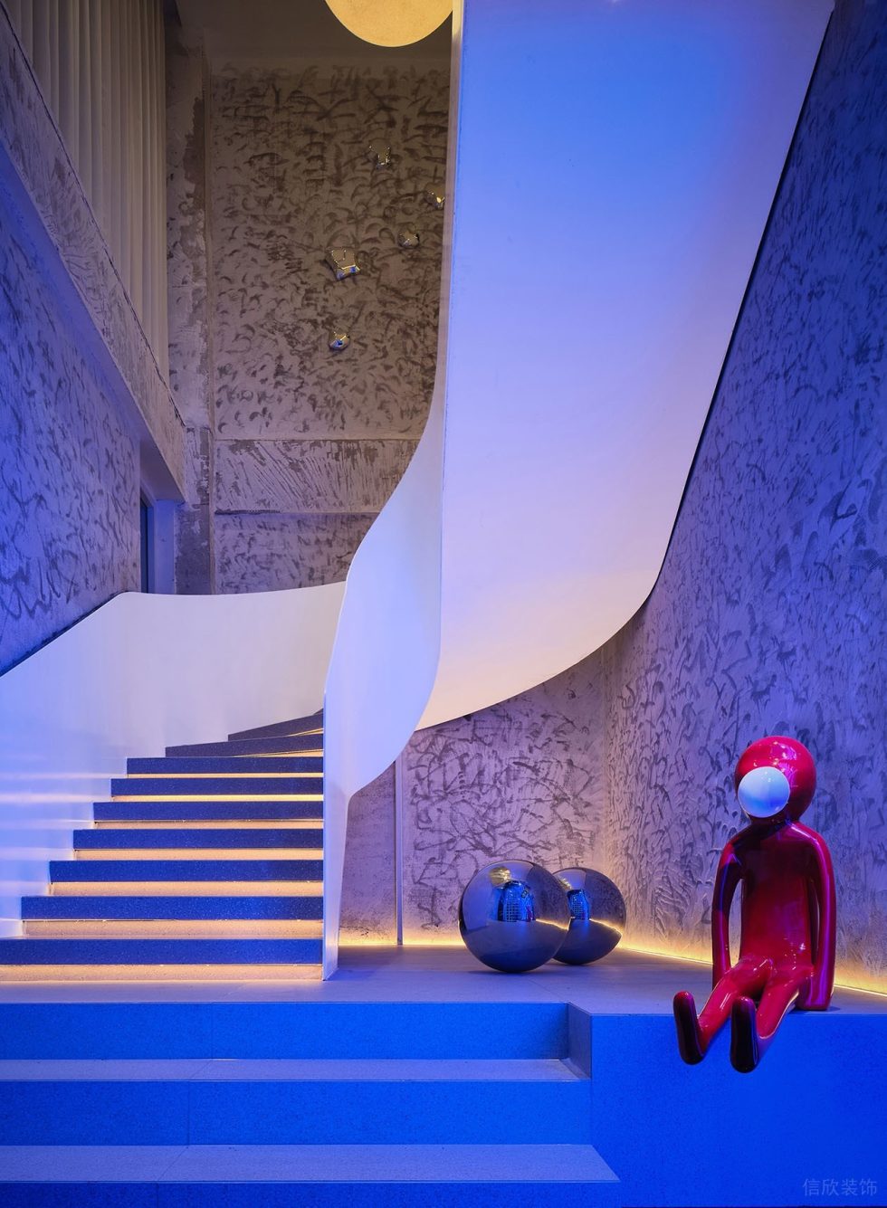 深圳市南山區后海現代風sugar.t 買手店裝修設計白色旋轉式樓梯 深圳市南山區后海現代風sugar.t 買手店裝修設計白色旋轉式樓梯