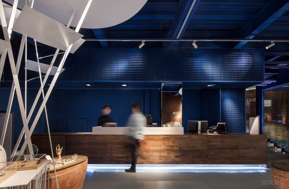 深圳市南山中心城現代風“老廠房”751時尚買手店裝修設計前臺