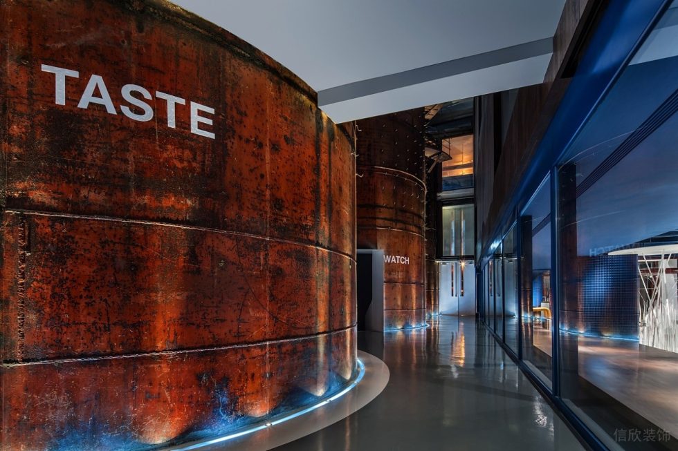 深圳市南山中心城現代風“老廠房”751時尚買手店裝修設計鋼結構柱子