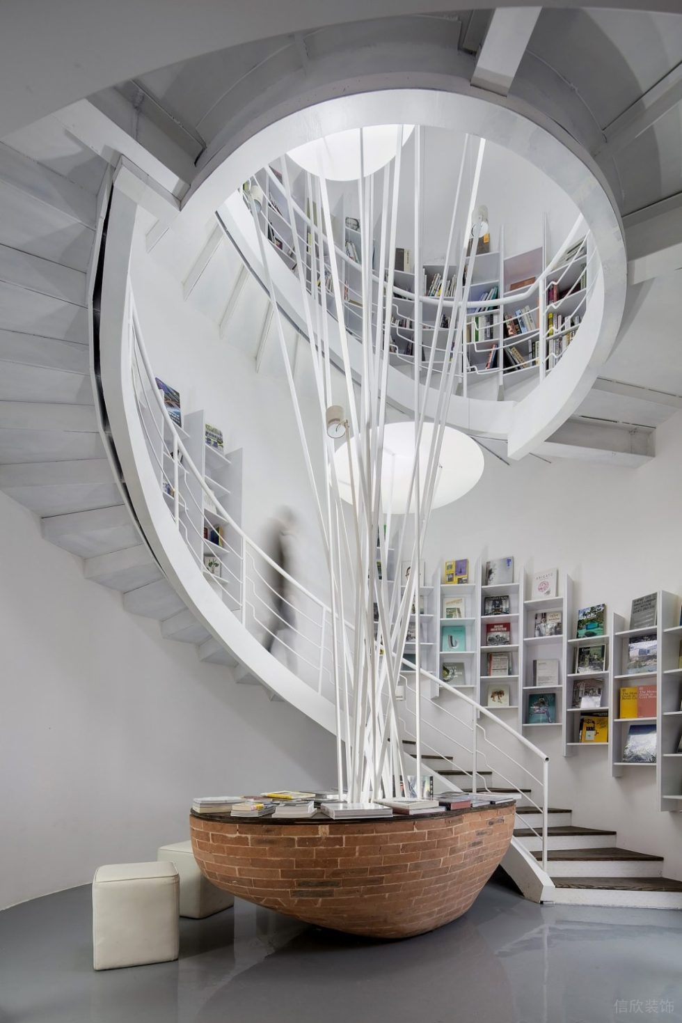 深圳市南山中心城現代風“老廠房”751時尚買手店裝修設計樓梯