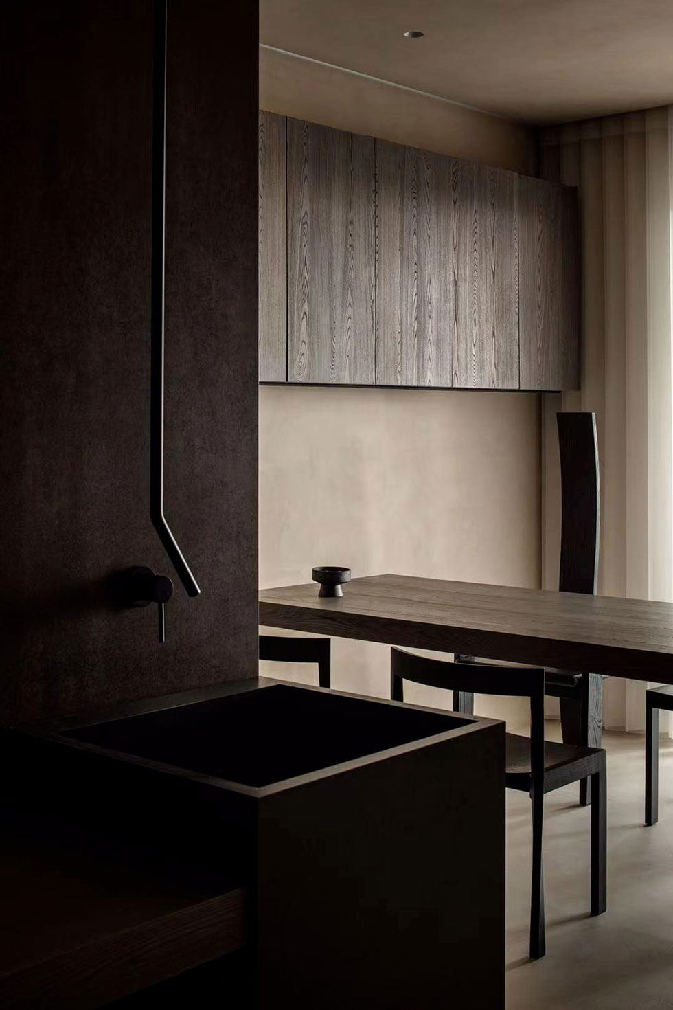 原木的辦公桌和書柜效果圖 原木的辦公桌和書柜效果圖