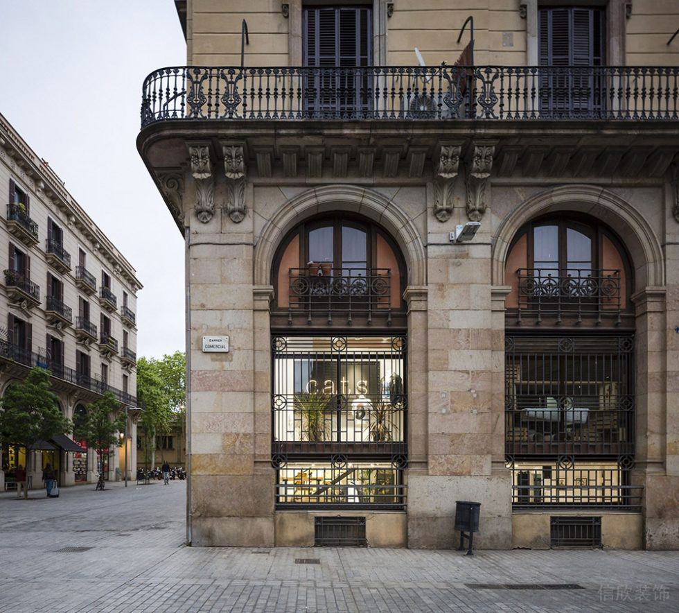 工業風服裝店裝修外觀鐵藝窗戶設計 工業風服裝店裝修外觀鐵藝窗戶設計