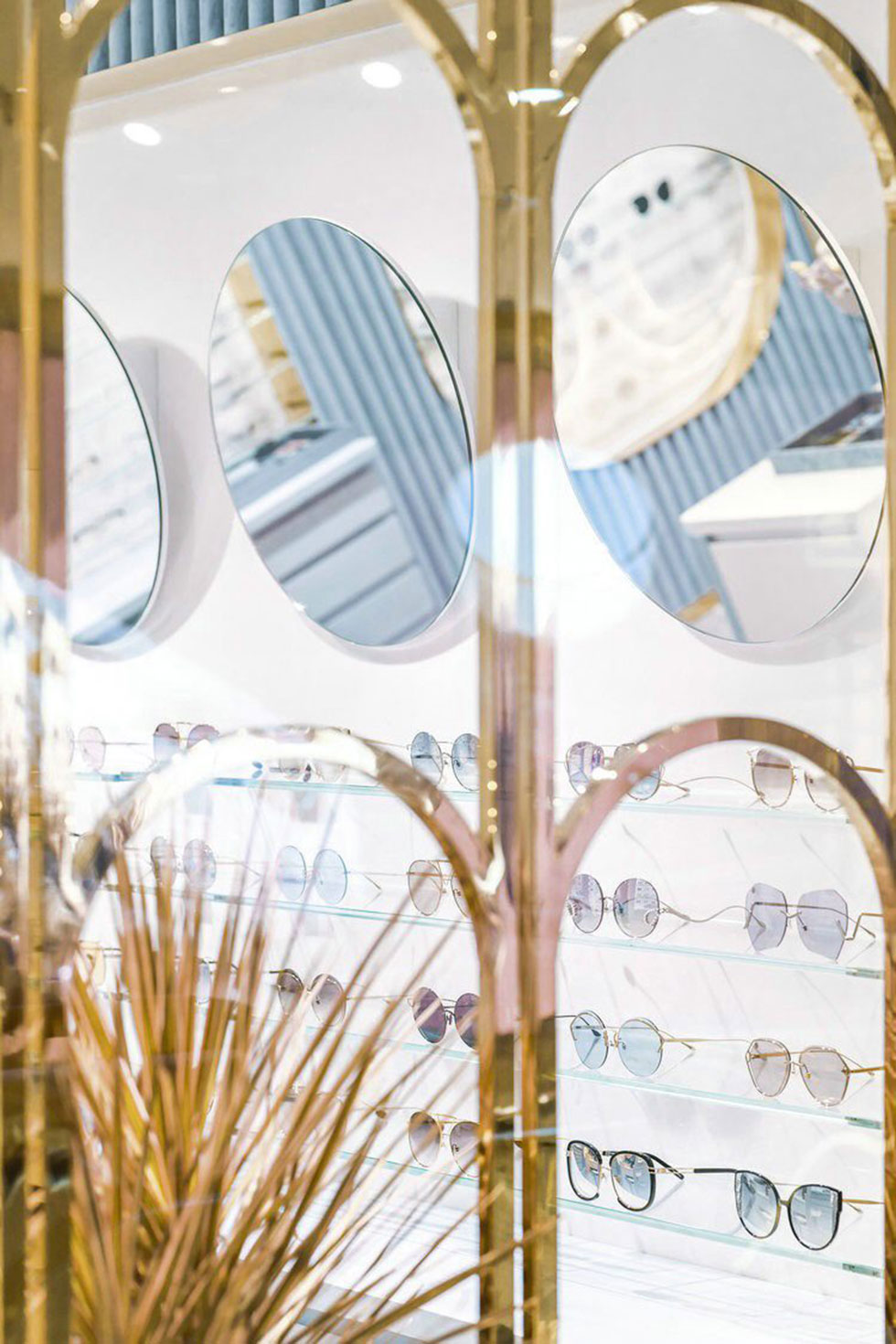 深圳市寶安區西鄉for Art’s Sake眼鏡店裝修設計香檳金不銹鋼展柜 深圳市寶安區西鄉for Art’s Sake眼鏡店裝修設計香檳金不銹鋼展柜