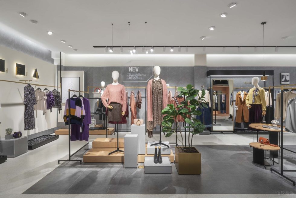 深圳市龍華區(qū)民治現(xiàn)代dekashell 女裝店鋪裝修設(shè)計矮島臺