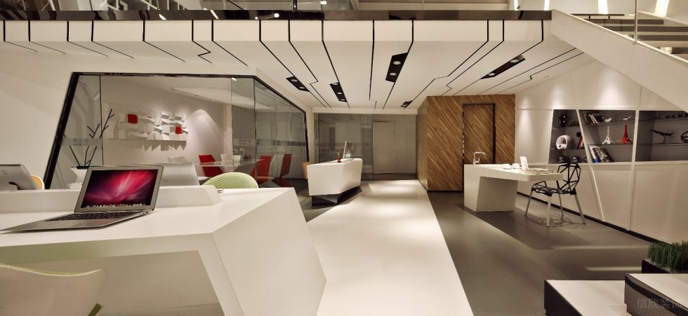 深圳寶安稻興環球科創中心350平方米現代主義科幻風loft辦公室裝修案例一層天花黑色不銹鋼科幻造型線條 深圳寶安稻興環球科創中心350平方米現代主義科幻風loft辦公室裝修案例一層天花黑色不銹鋼科幻造型線條