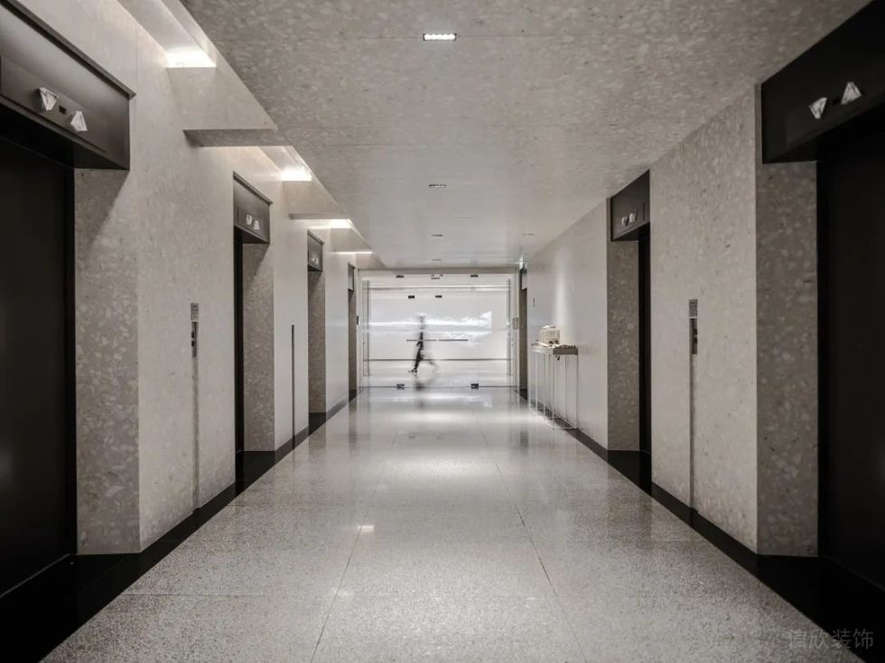 深圳寶安萬庭大廈2000平方米現(xiàn)代主義簡約風(fēng)辦公室裝修案例電梯廳