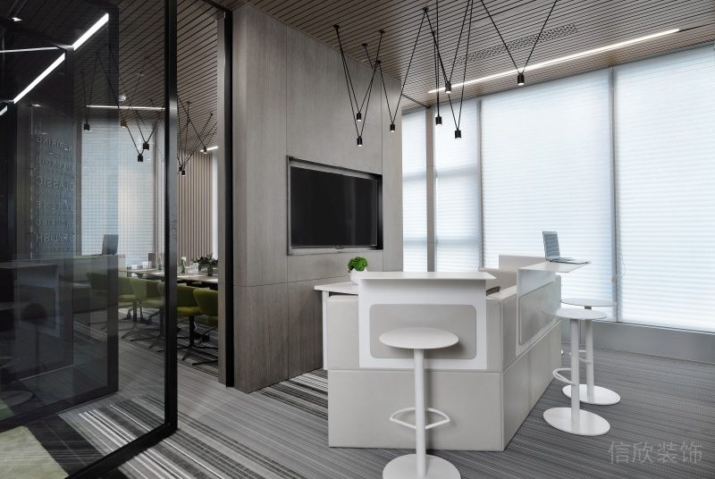 深圳寶安正中華麗中心200平方米現代主義黑白灰色調辦公室裝修案例吧臺休閑區 深圳寶安正中華麗中心200平方米現代主義黑白灰色調辦公室裝修案例吧臺休閑區