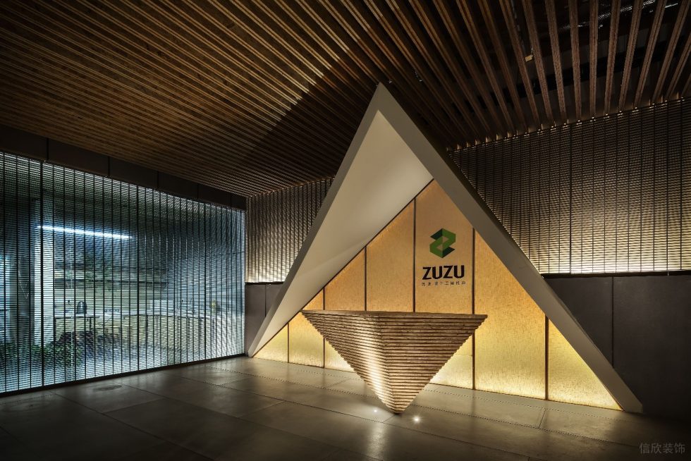 深圳龍崗泉森紅木棉創意園600平方米工業主義原木風辦公室裝修案例前廳