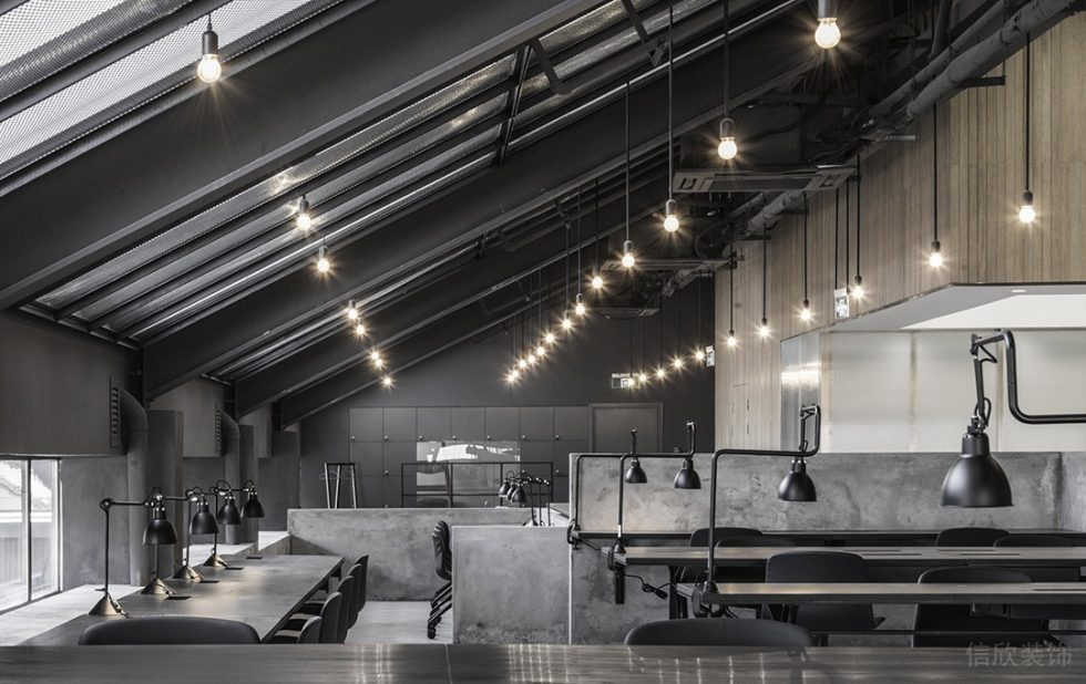 深圳龍崗深澳國際文化產業園800平方米工業主義簡約風辦公室裝修案例綜合辦公廳藝術臺燈