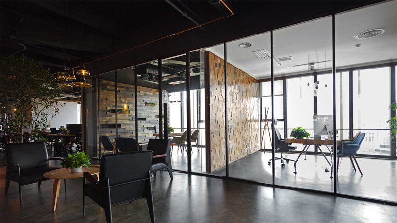 深圳龍崗正中時代廣場3500平方米暗色調工業風辦公室裝修案例休閑區 深圳龍崗正中時代廣場3500平方米暗色調工業風辦公室裝修案例休閑區