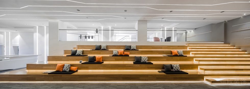 深圳南山海翔廣場1500平方米簡約科技風辦公室裝修案例階梯式休閑廳 深圳南山海翔廣場1500平方米簡約科技風辦公室裝修案例階梯式休閑廳