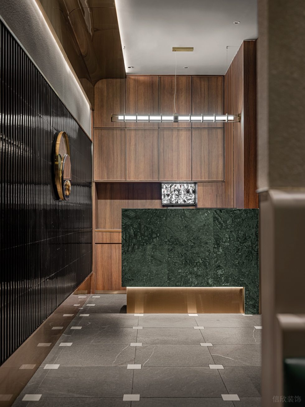 輕奢貴氣餐廳木質(zhì)格調(diào)前臺裝修設(shè)計