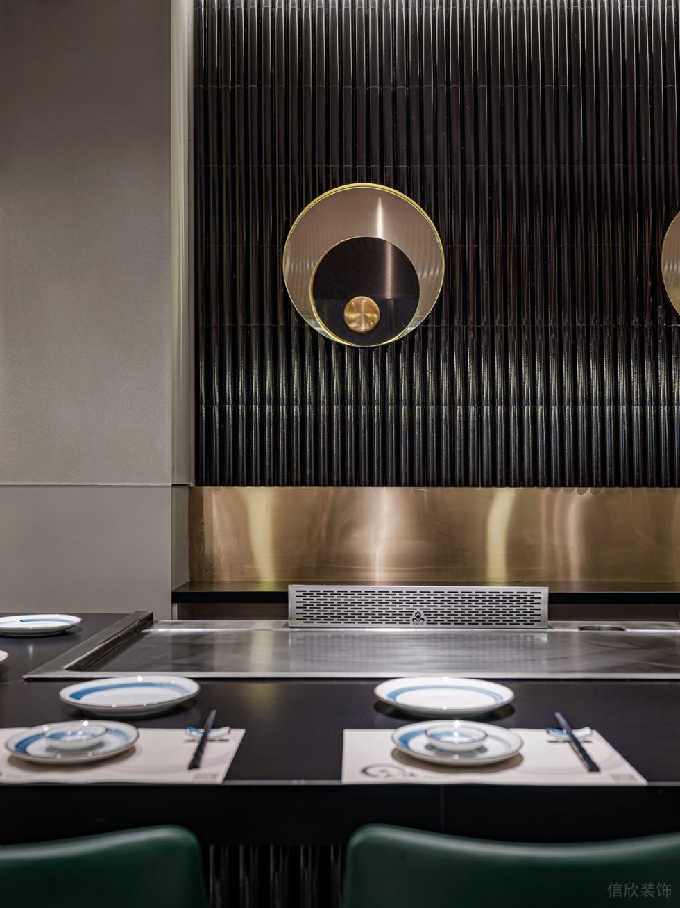 輕奢貴氣餐廳輕奢座位背景墻裝修設(shè)計
