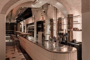 深圳羅湖區(qū)輕工業(yè)風(fēng)格餐廳白色吧臺裝修設(shè)計(jì)