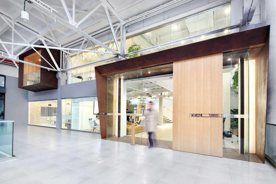 深圳南山佳嘉豪商務(wù)大廈1000平方米簡約式工業(yè)混搭風(fēng)辦公室裝修案例入口大門