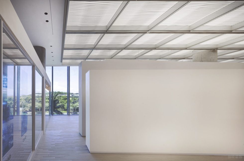 深圳市寶安區(qū)新安snd概念店裝修設(shè)計 頂面