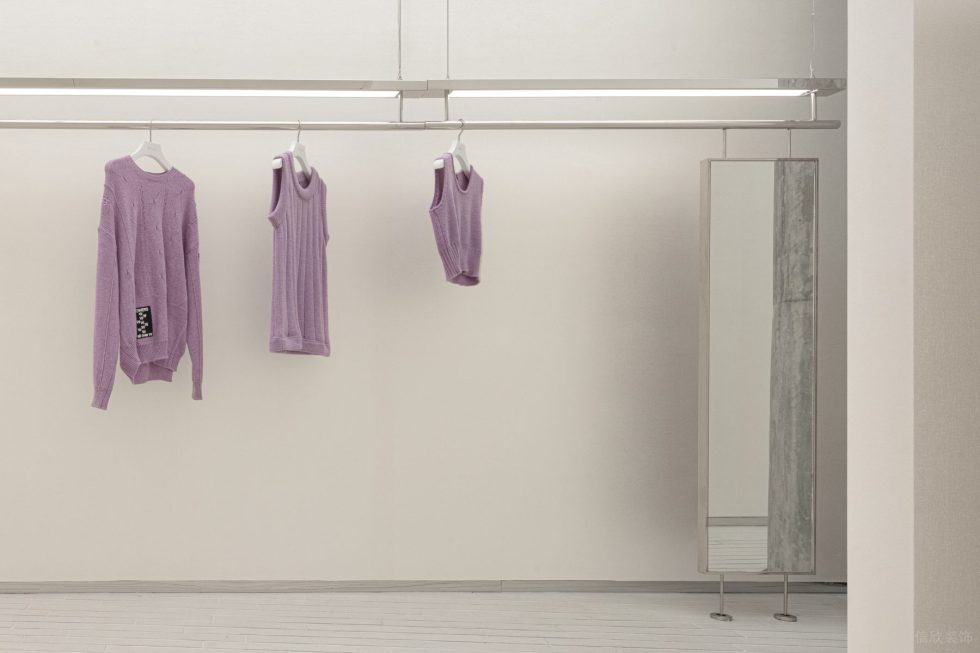 深圳市寶安區新安snd概念店裝修設計-升降式燈光衣服展架