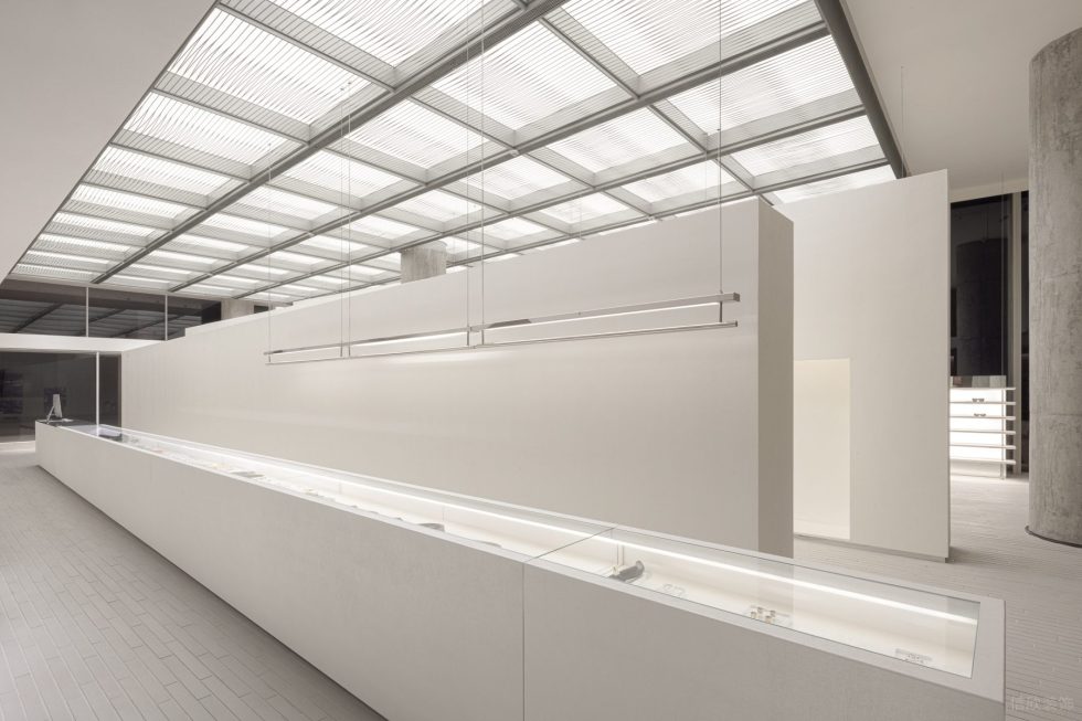 深圳市寶安區(qū)新安snd概念店裝修設(shè)計 展臺