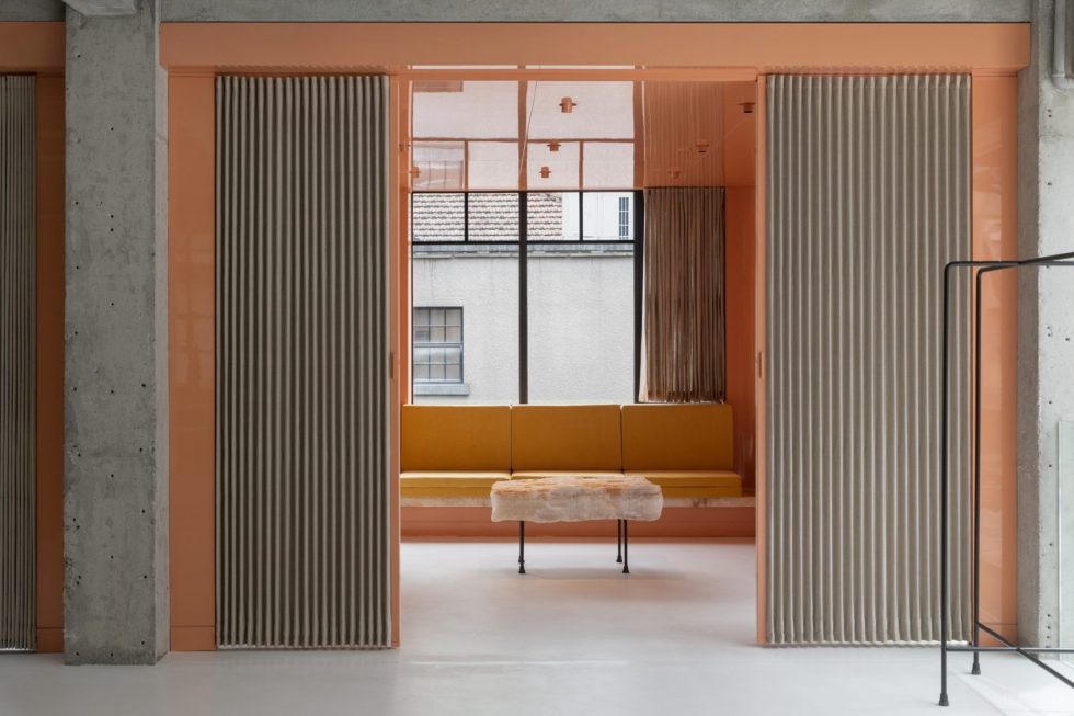 深圳市福田區黃岡原木風買手店潮牌EP YAYING旗艦店裝修設計-小卡座試衣間二 深圳市福田區黃岡原木風買手店潮牌EP YAYING旗艦店裝修設計-小卡座試衣間二