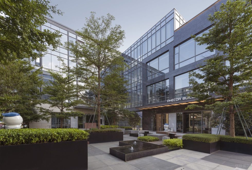 深圳市福田區(qū)農(nóng)科中心大型商業(yè)綜合體數(shù)字小鎮(zhèn)裝修設(shè)計-花園式綠植景觀 深圳市福田區(qū)農(nóng)科中心大型商業(yè)綜合體數(shù)字小鎮(zhèn)裝修設(shè)計-花園式綠植景觀