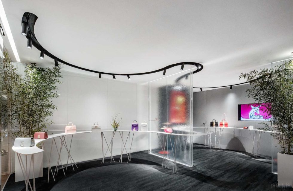 深圳市福田中心區(qū)現(xiàn)代風(fēng)皮革藝術(shù)形象店裝修設(shè)計(jì)-半圓弧藝術(shù)展臺(tái) 深圳市福田中心區(qū)現(xiàn)代風(fēng)皮革藝術(shù)形象店裝修設(shè)計(jì)-半圓弧藝術(shù)展臺(tái)