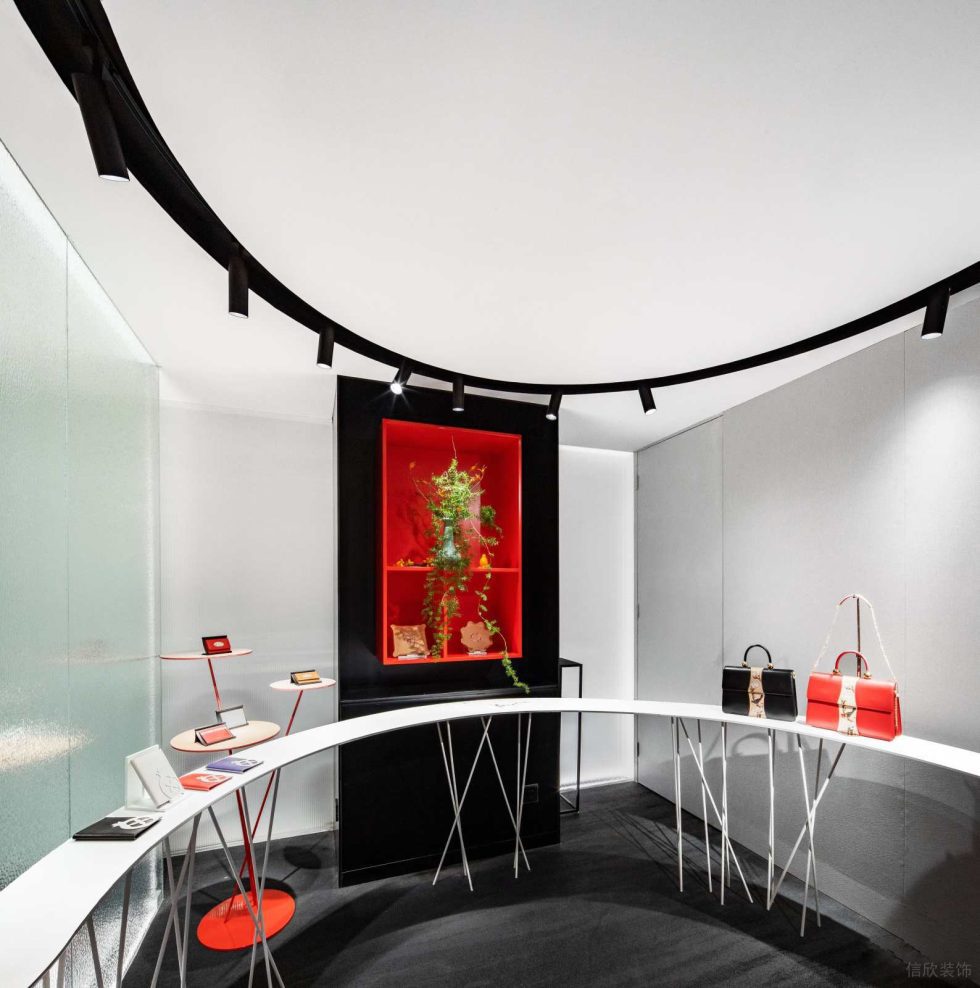 深圳市福田中心區(qū)現(xiàn)代風(fēng)皮革藝術(shù)形象店裝修設(shè)計(jì)-黑色弧形軌道燈 深圳市福田中心區(qū)現(xiàn)代風(fēng)皮革藝術(shù)形象店裝修設(shè)計(jì)-黑色弧形軌道燈