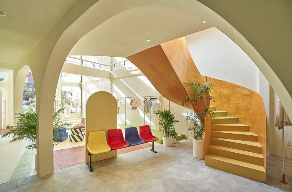 深圳市龍崗區(qū)坪地現(xiàn)代風(fēng)服裝店libe旗艦裝修設(shè)計(jì)-彩色卡座休息區(qū) 深圳市龍崗區(qū)坪地現(xiàn)代風(fēng)服裝店libe旗艦裝修設(shè)計(jì)-彩色卡座休息區(qū)