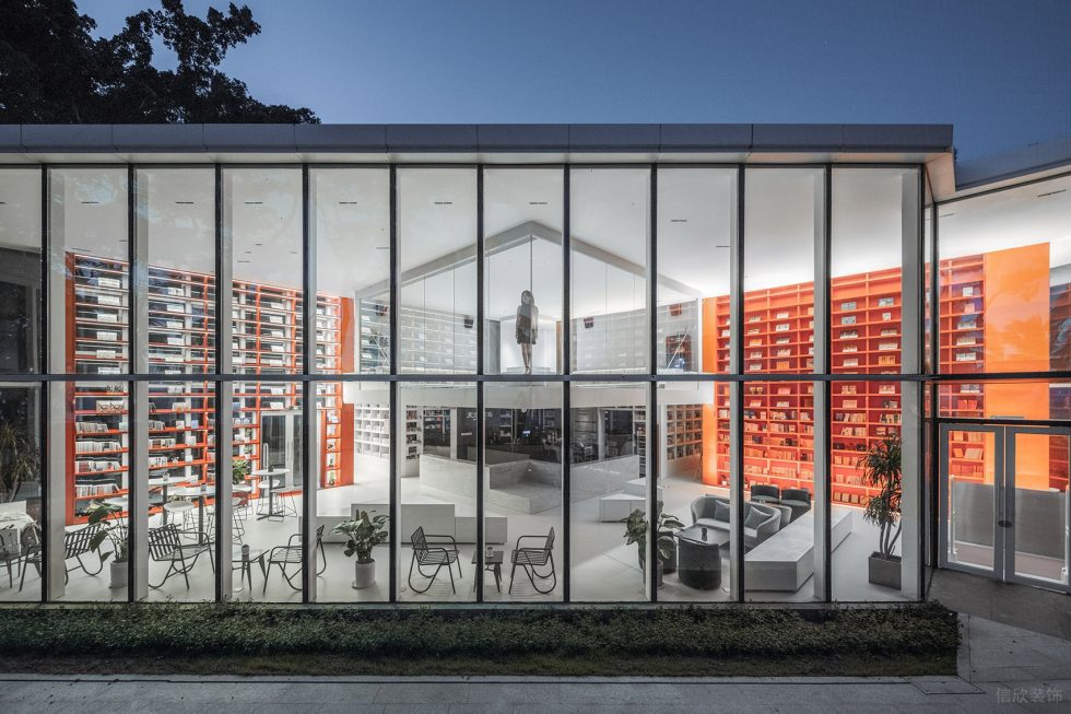 深圳市羅湖區布心現代風天涯書局裝修設計實景圖-正立面透明玻璃造型二 深圳市羅湖區布心現代風天涯書局裝修設計實景圖-正立面透明玻璃造型二