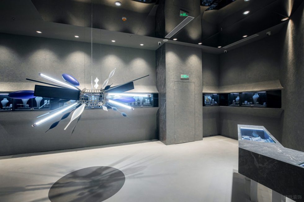 深圳市羅湖區(qū)蔡屋圍現(xiàn)代風(fēng)買(mǎi)手店體驗(yàn)店裝修設(shè)計(jì)-現(xiàn)代風(fēng)時(shí)尚造型吊燈 深圳市羅湖區(qū)蔡屋圍現(xiàn)代風(fēng)買(mǎi)手店體驗(yàn)店裝修設(shè)計(jì)-現(xiàn)代風(fēng)時(shí)尚造型吊燈