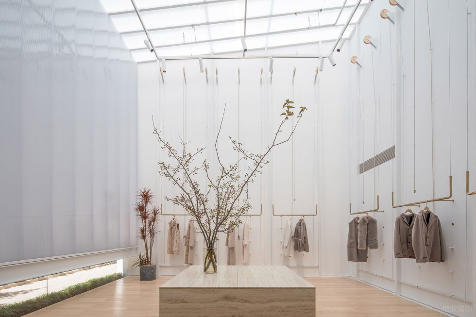 深圳市羅湖區(qū)人民南輕奢風(fēng)女裝店emme品牌店裝修設(shè)計(jì)-原木風(fēng)侘寂風(fēng)島臺(tái) 深圳市羅湖區(qū)人民南輕奢風(fēng)女裝店emme品牌店裝修設(shè)計(jì)-原木風(fēng)侘寂風(fēng)島臺(tái)